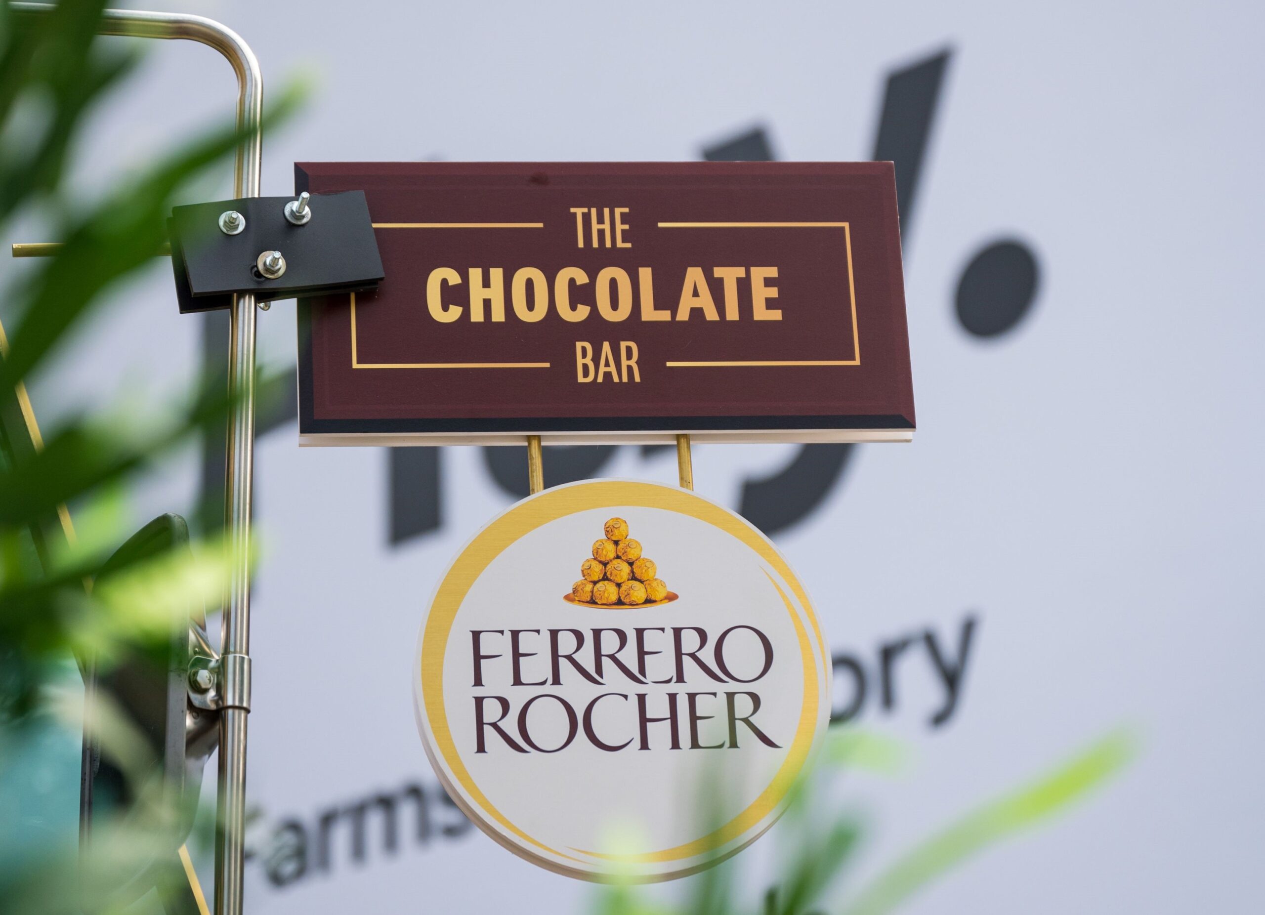 The chocolate bar - Ferrero Rocher